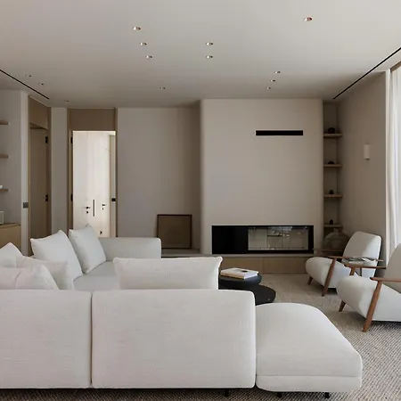 Celestia Cove, Earthy Architecture Meets Endless Blue By Etouri וילה *