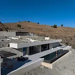 Celestia Cove, Earthy Architecture Meets Endless Blue By Etouri فيلة