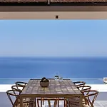 فيلة Celestia Cove, Earthy Architecture Meets Endless Blue By Etouri *