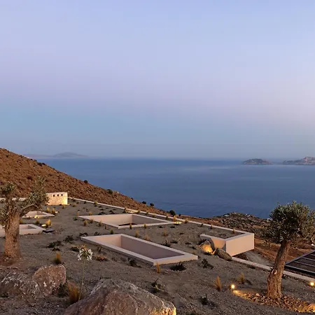 Celestia Cove, Earthy Architecture Meets Endless Blue By Etouri ヴィラ *