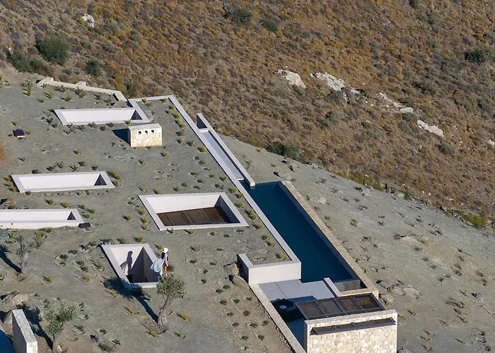 别墅 Celestia Cove, Earthy Architecture Meets Endless Blue By Etouri